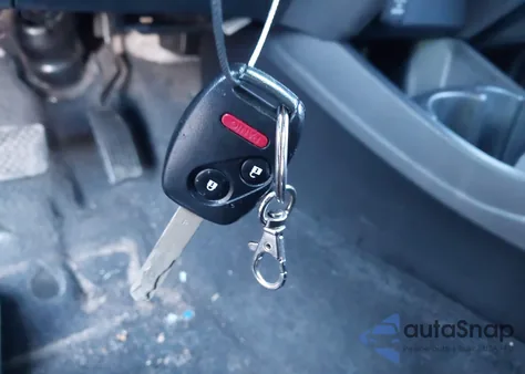 2013 Honda Fit z USA, uszkodzony, nr VIN JHMGE8H33DC075081